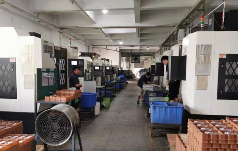 CNC課：CNC加工中心及5軸加工中心共236臺。